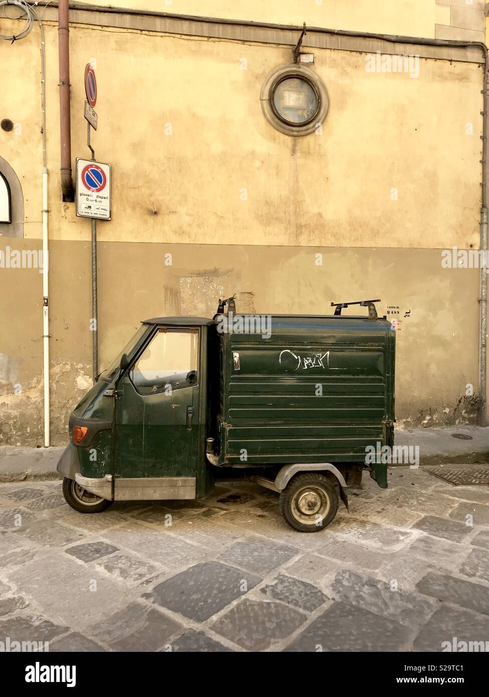 Piaggio Ape Van High Resolution Stock Photography And Images Alamy