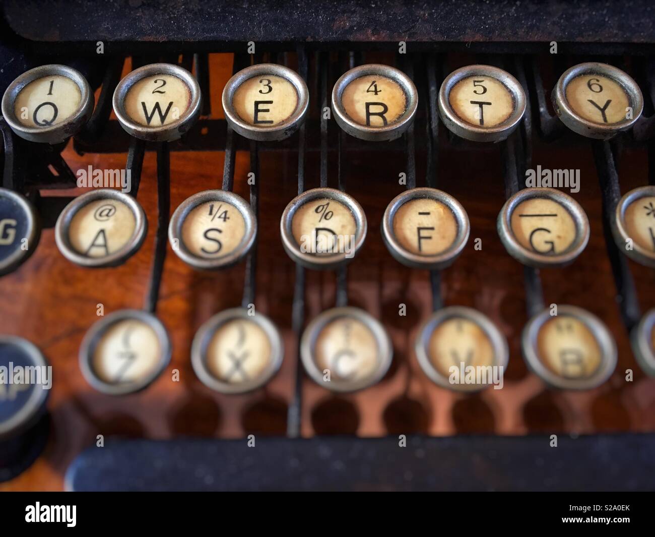 Vintage typewriter keyboard letters hires stock photography and images