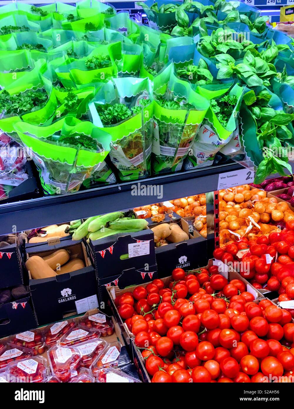 Supermarket vegetable aisle hires stock photography and images Alamy