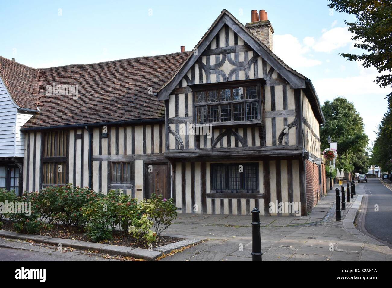 Tudor house hi-res stock photography and images - Alamy