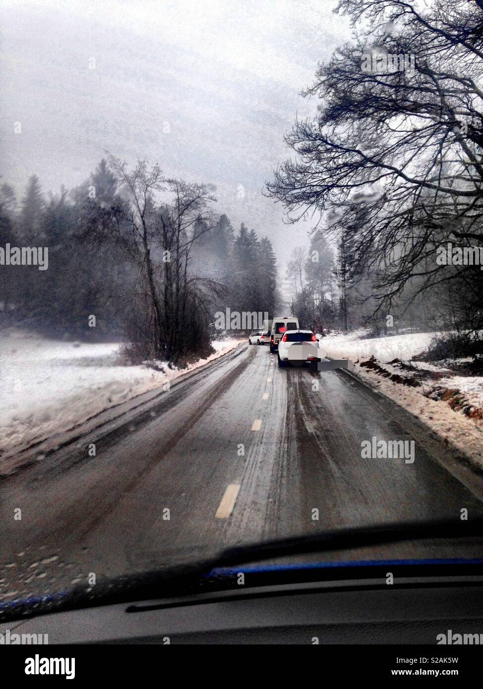 Car crash in snow hires stock photography and images Alamy
