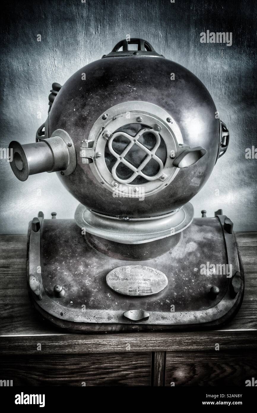 Hard Hat Diver High Resolution Stock Photography and Images - Alamy