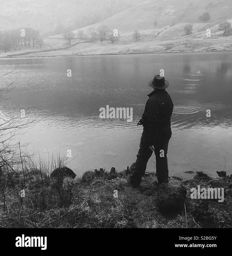 Skimming stones black and white hires stock photography and images Alamy