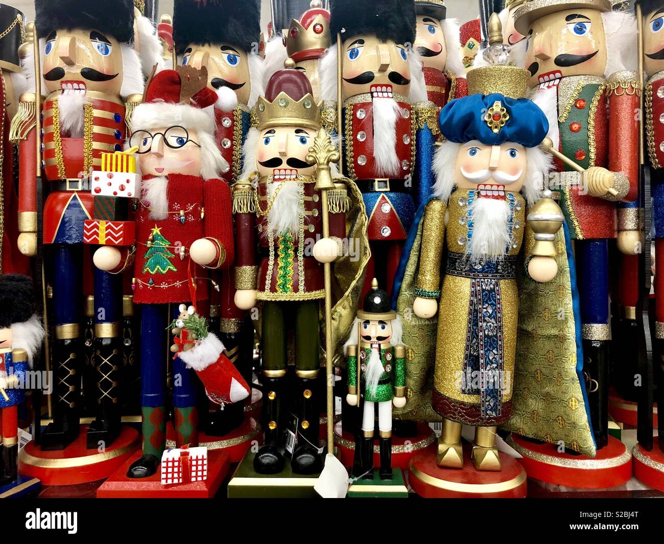 nutcracker ballet figurines