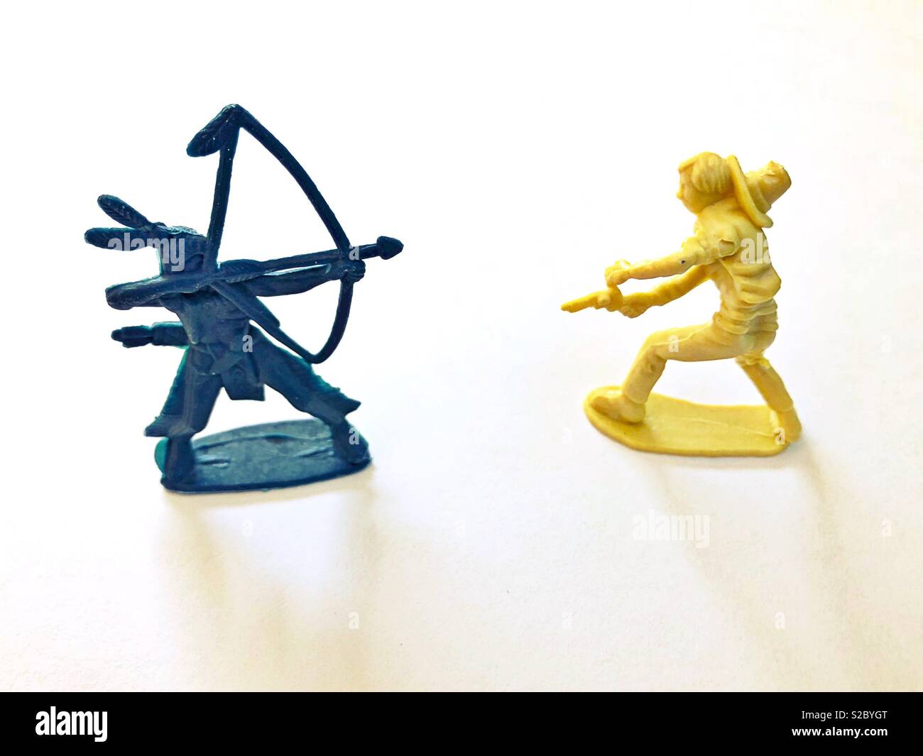 plastic cowboy and indian toys