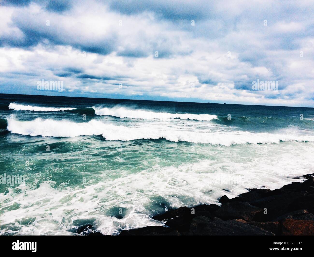 Summer waves hi-res stock photography and images - Alamy