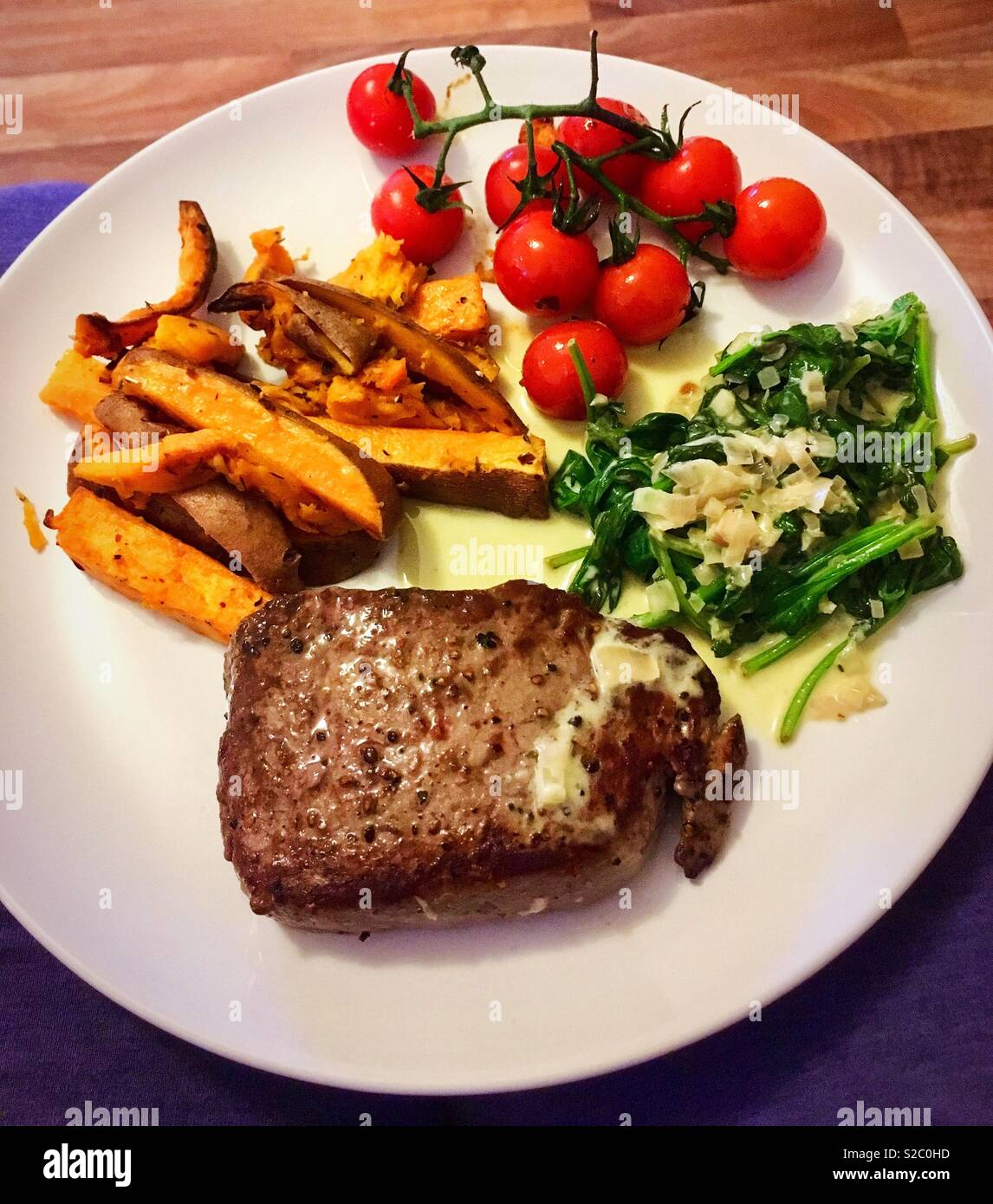 Steak with spinach sweet potato hi-res stock photography and images - Alamy