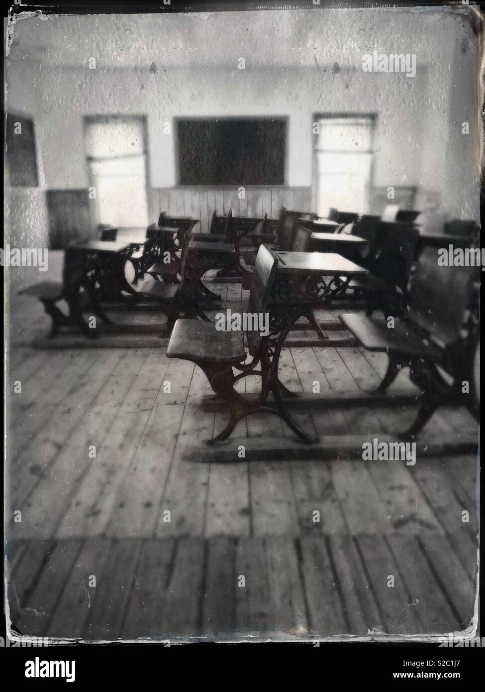 Vintage school desks hi-res stock photography and images - Alamy