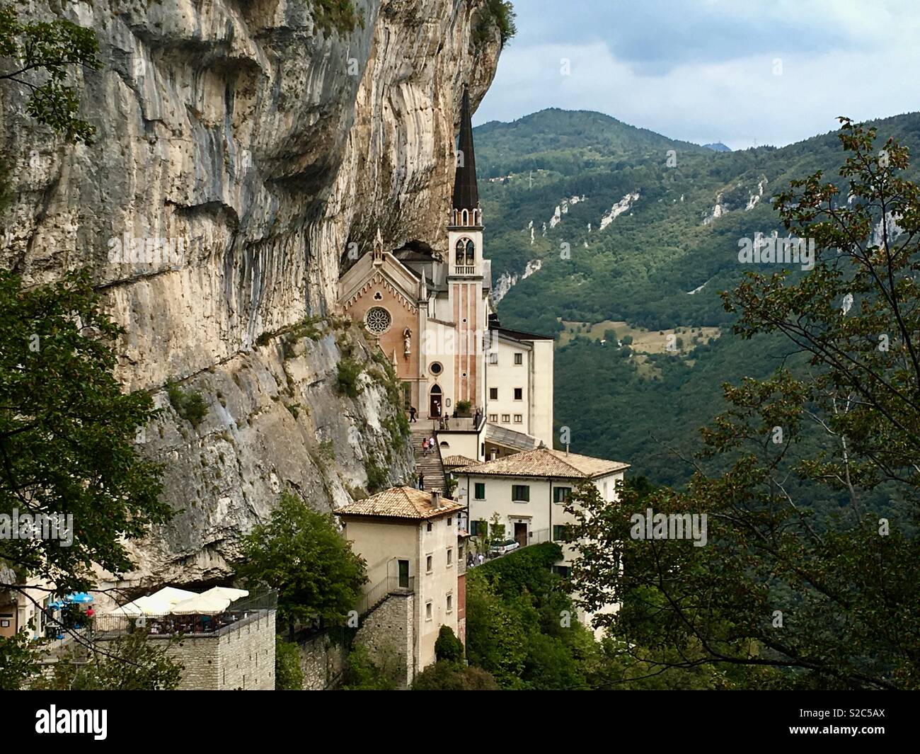 Santuario Madonna della Corona, Ferrara di Monte Baldo, Spiazzi, Veneto,  Italy Stock Photo - Alamy