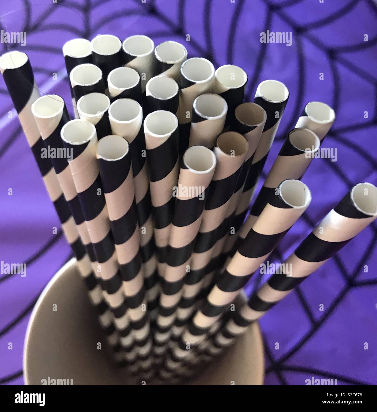 Bunch Of Straws Stock Photos & Bunch Of Straws Stock Images - Alamy