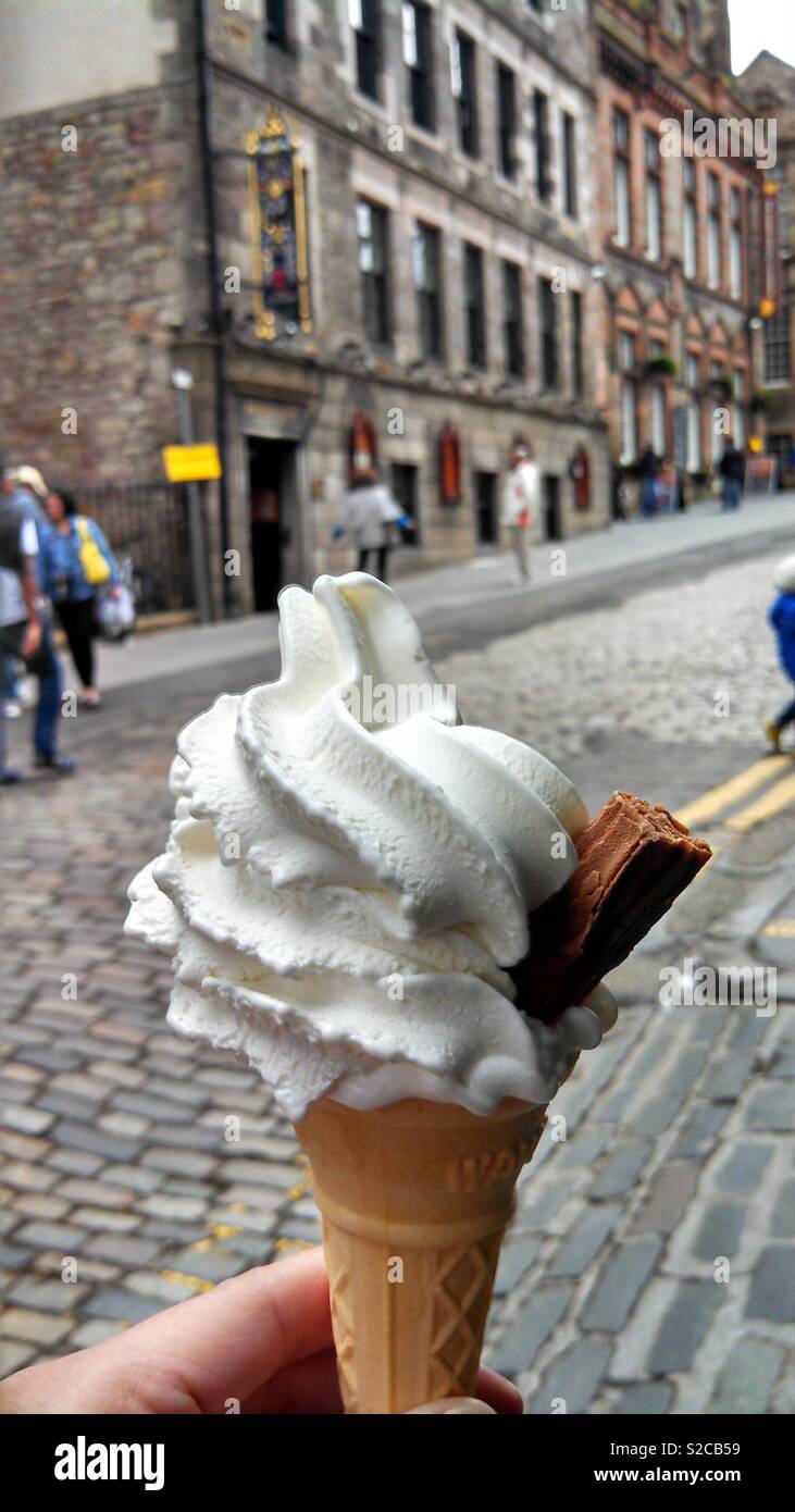 Ice cream cone flake hires stock photography and images Alamy