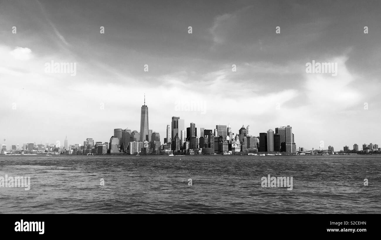 Manhattan skyline skyscraper hi-res stock photography and images - Alamy