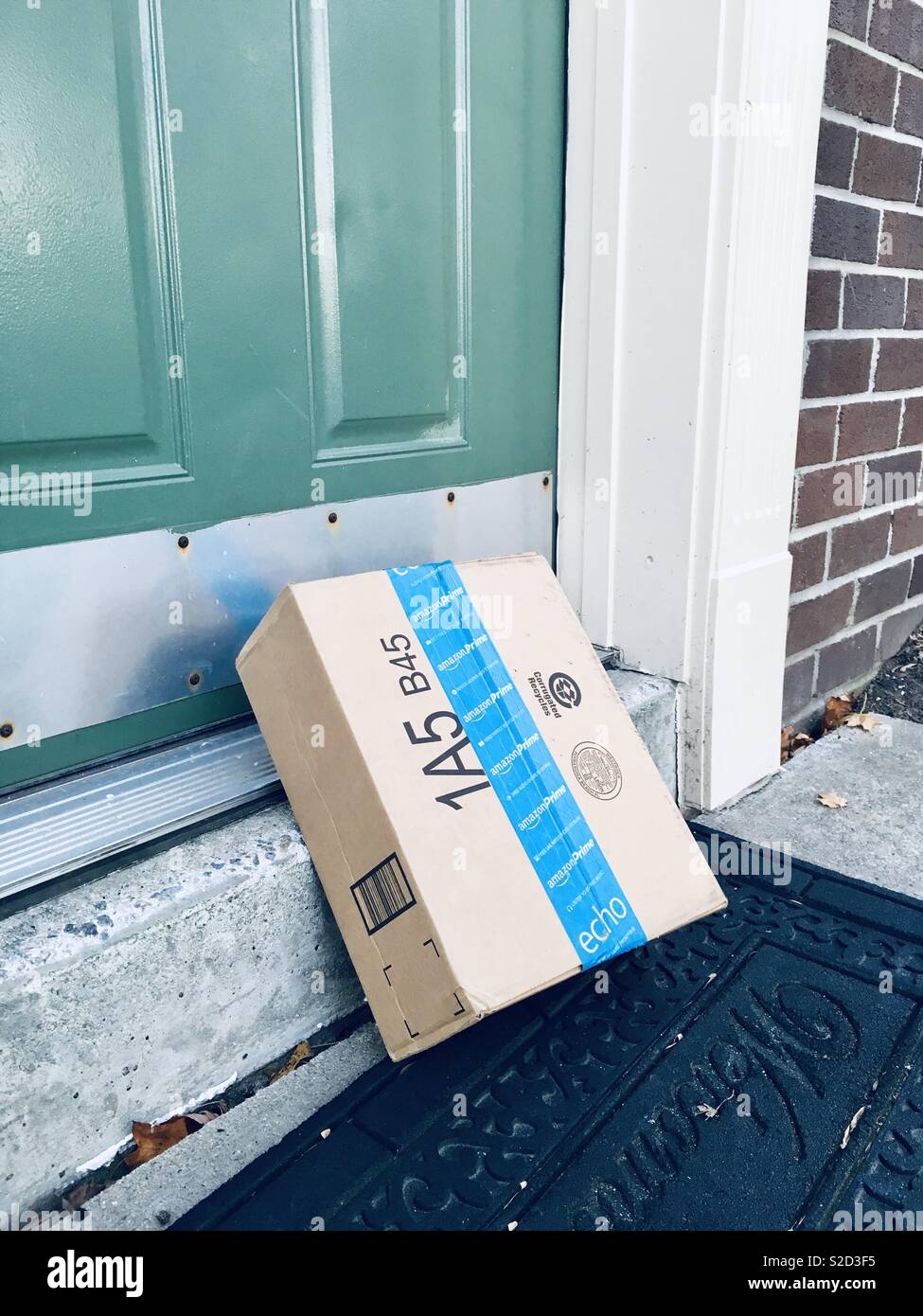Amazon delivery package hires stock photography and images Alamy