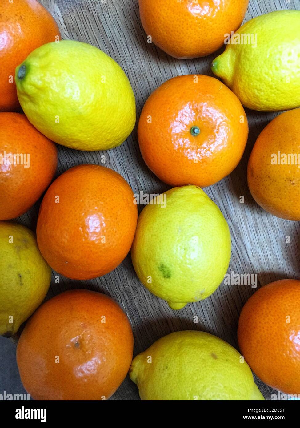 Satsumas and lemons Stock Photo Alamy