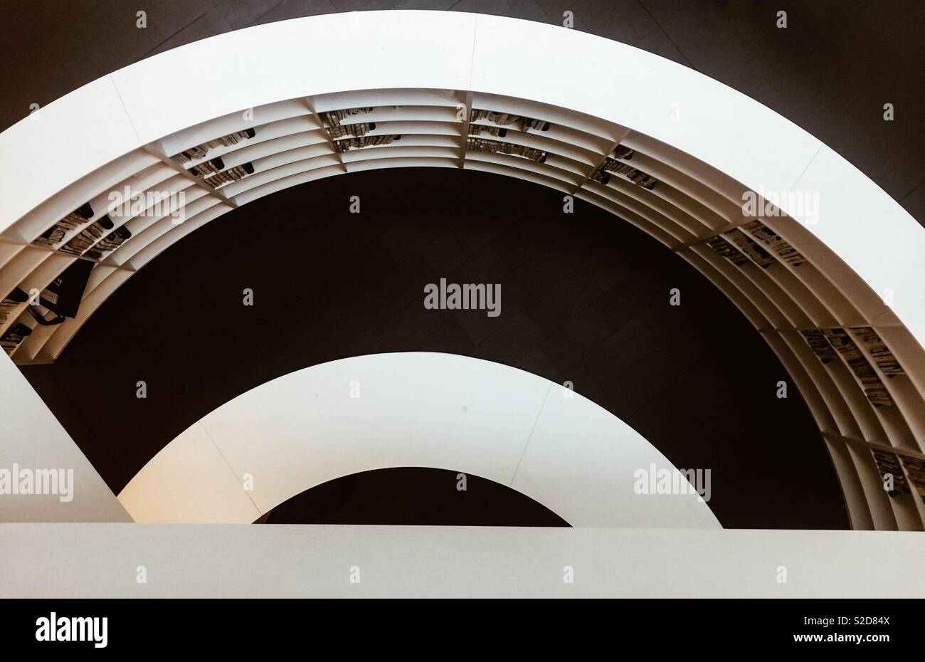 Round Bookcase High Resolution Stock Photography And Images Alamy