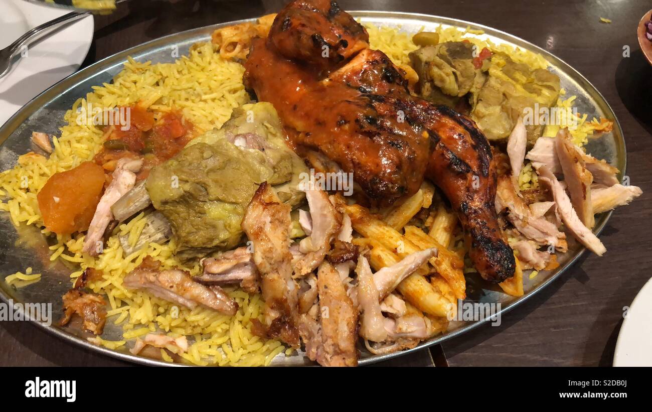 Chicken and Lamb Platter with Rice and Veg Curry Stock Photo Alamy