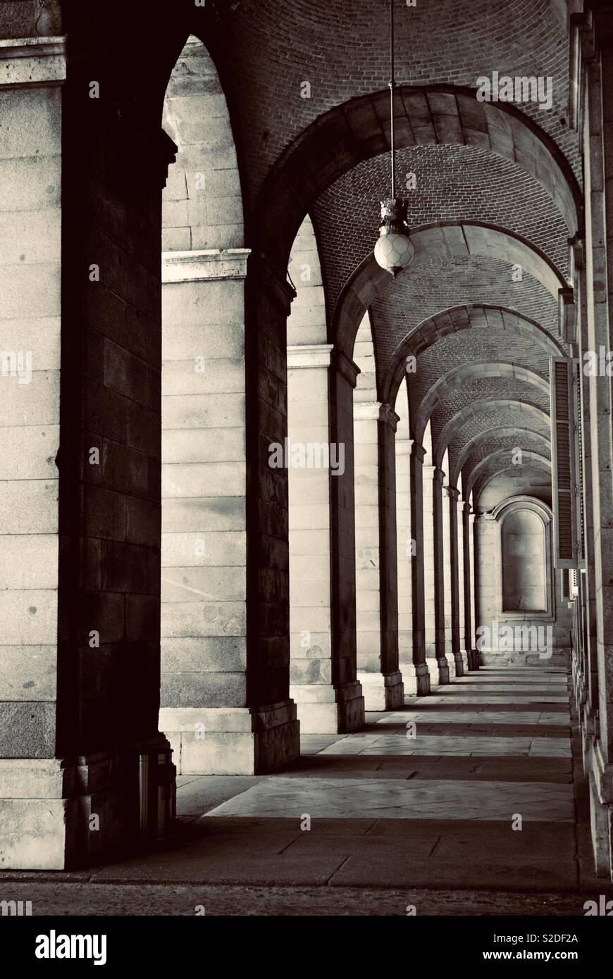 Archways hi-res stock photography and images - Alamy
