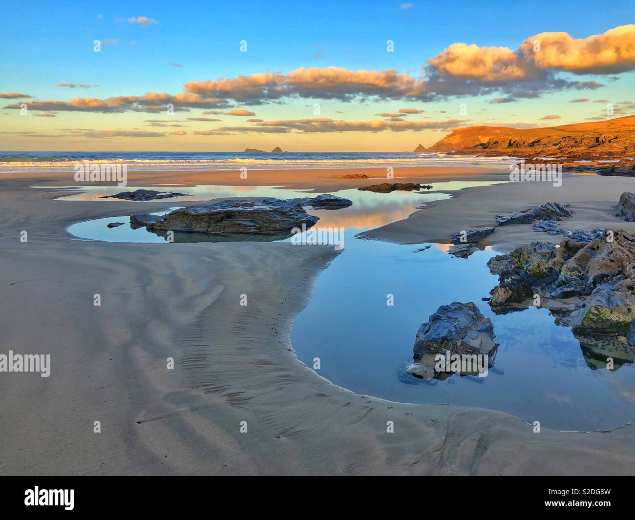 Booby’s Bay, looking towards Trevose Head, North Cornwall, low tide, November. - Smartphone Captured Stock Image
