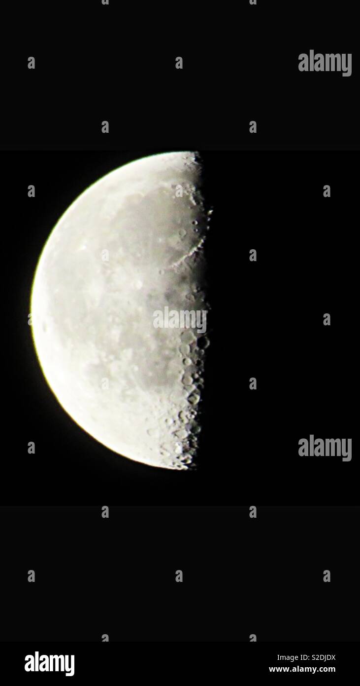 Moon close up hi-res stock photography and images - Alamy