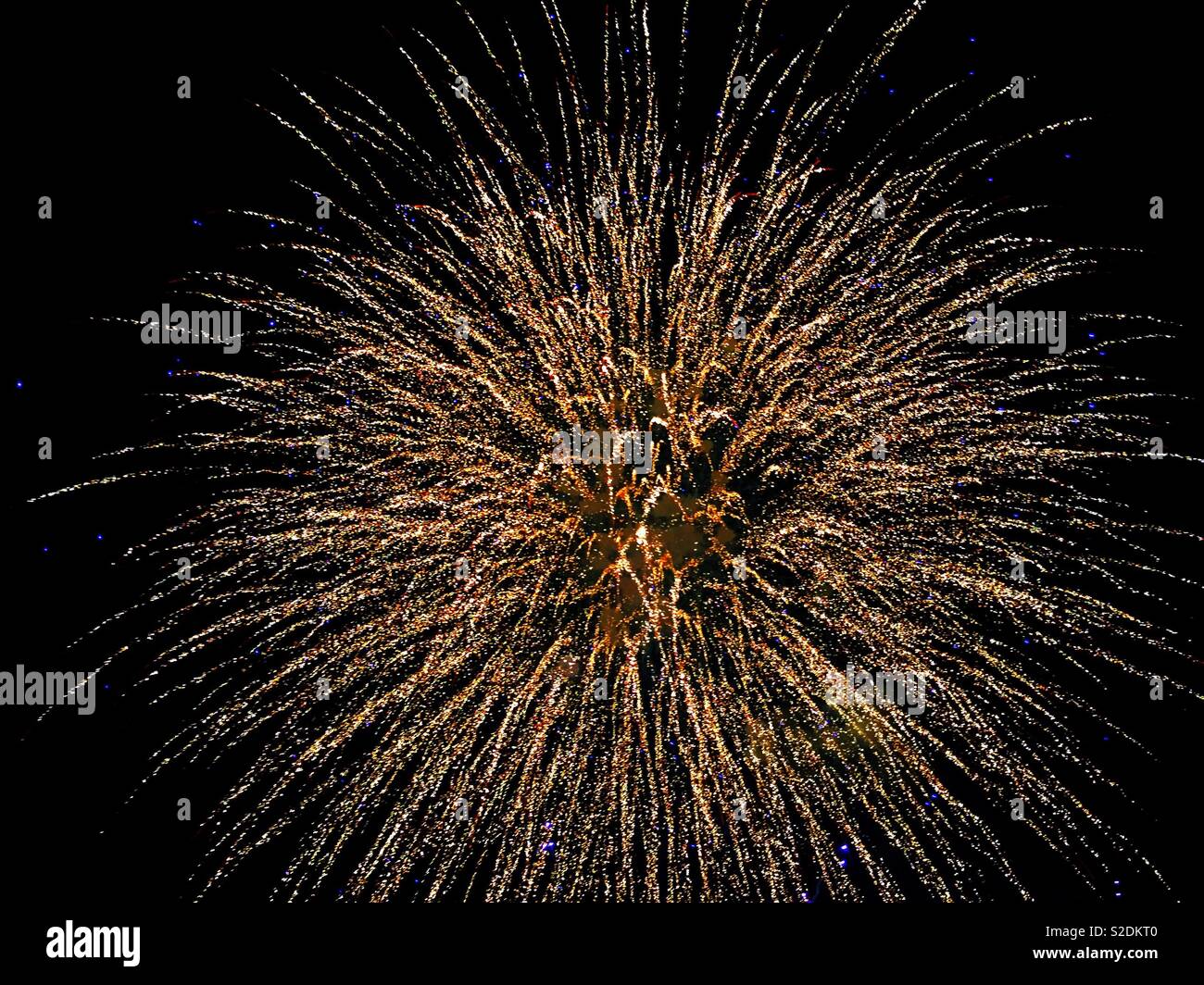 Burst of firework hi-res stock photography and images - Alamy