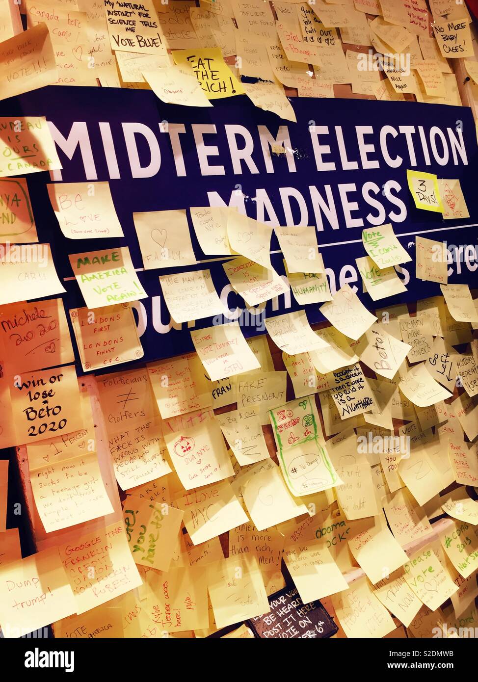 Public bulletin board soliciting comments on the 2018 midterm elections
