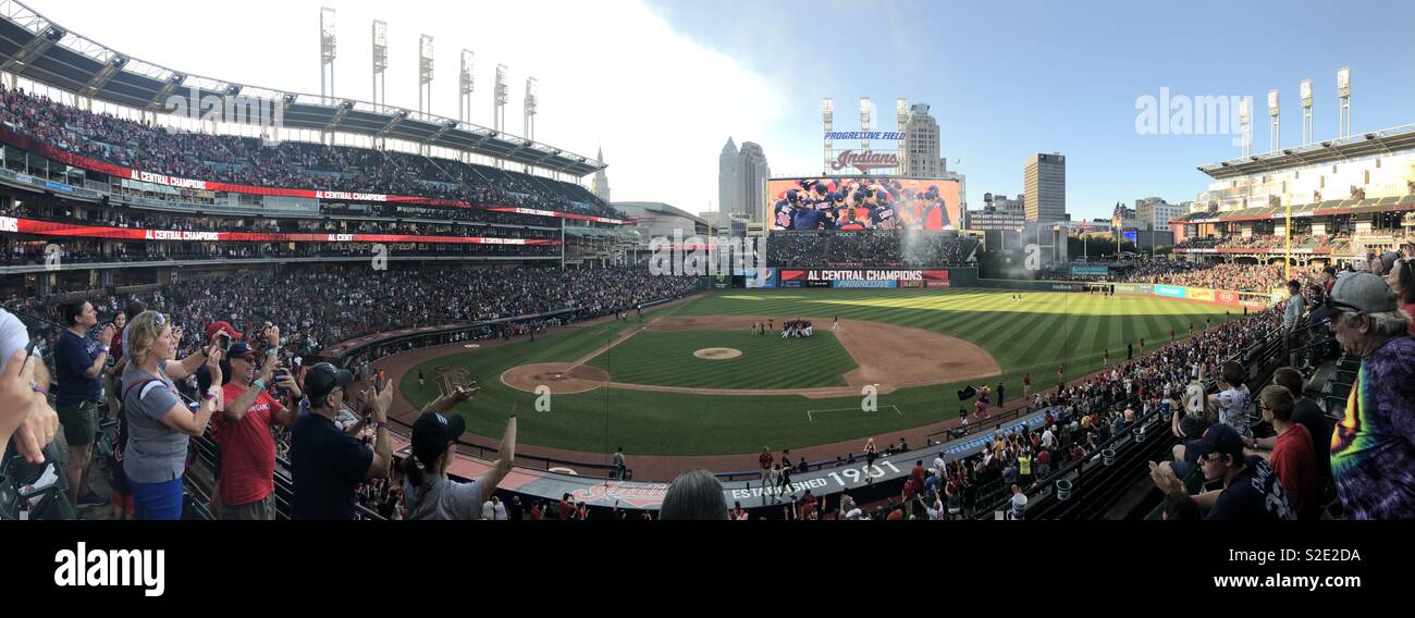 Cleveland indians mascot hi-res stock photography and images - Alamy