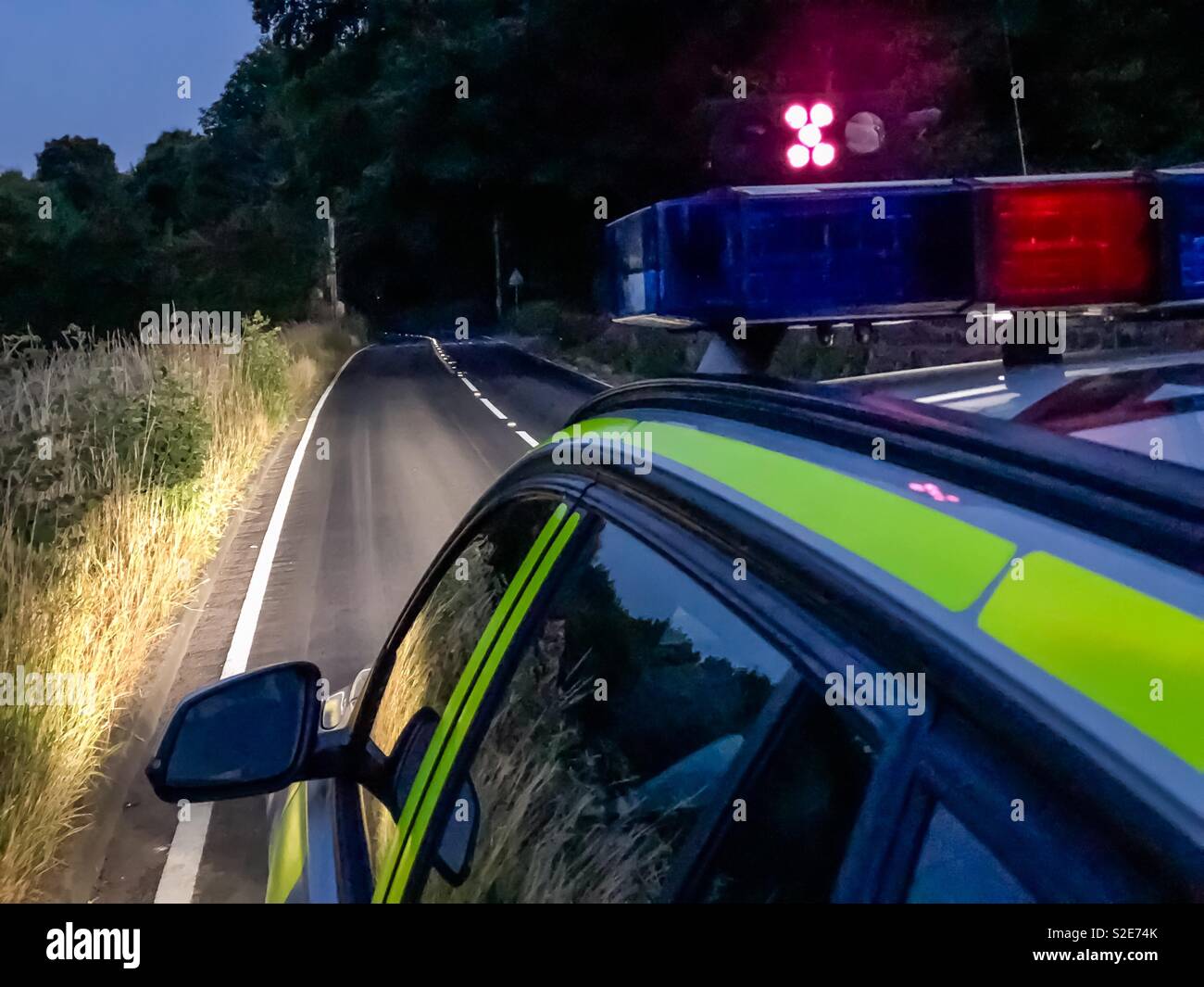 Police car lights night hi-res stock photography and images - Alamy