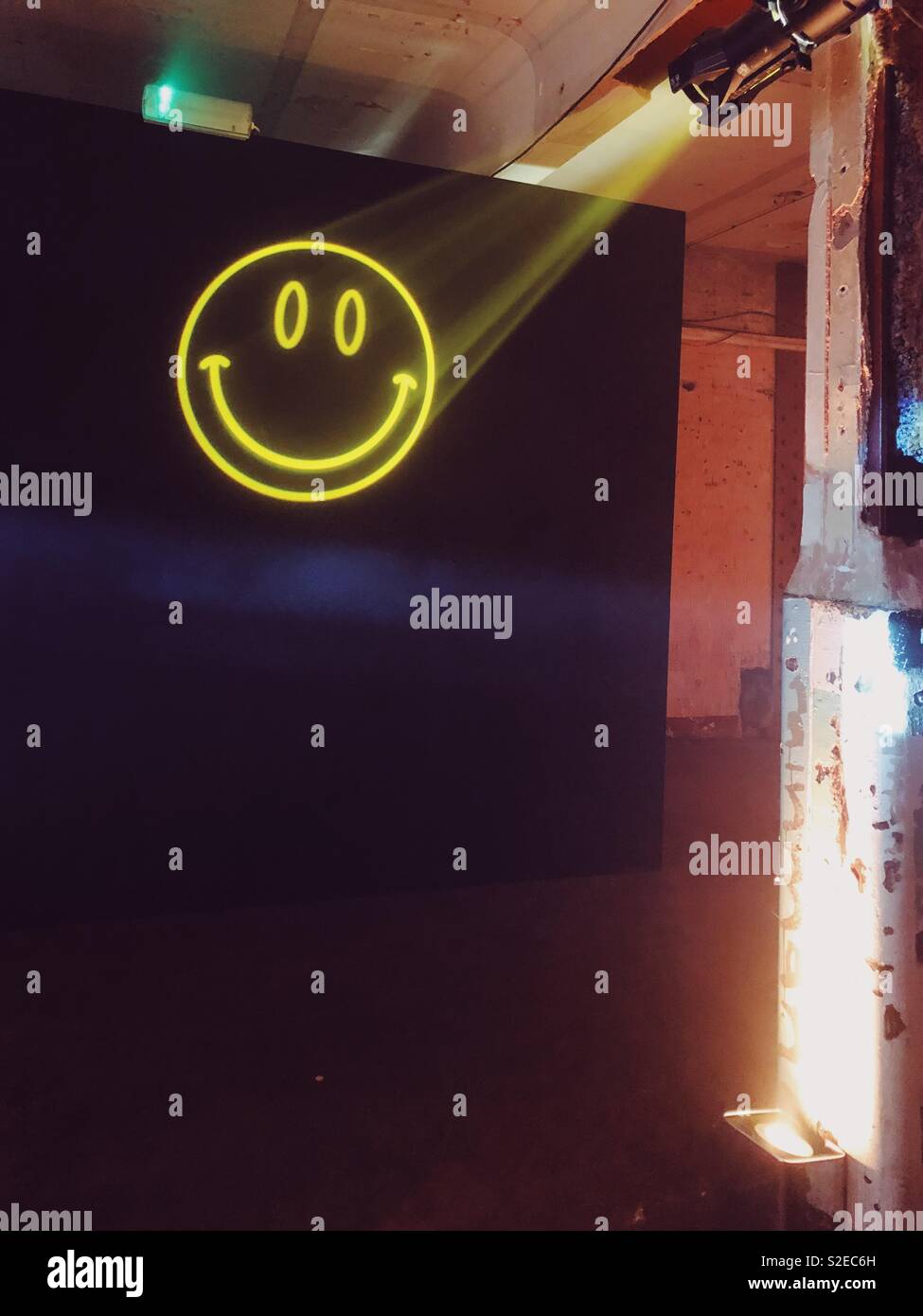 Smiley face acid hi-res stock photography and images - Alamy