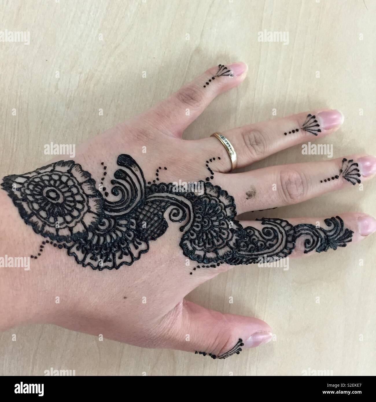 Henna on hands Stock Photo Alamy