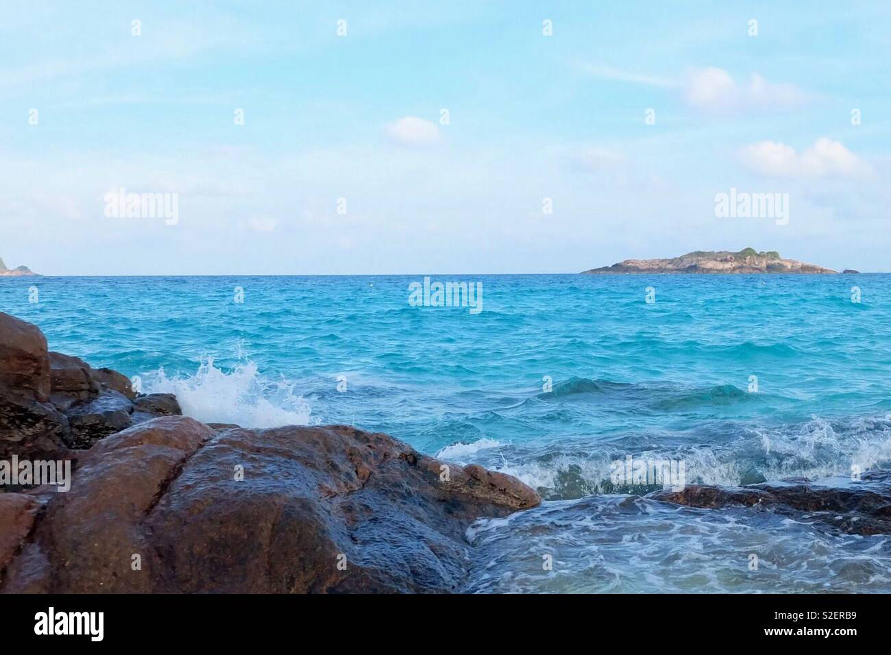 Sea blue wave hi-res stock photography and images - Alamy
