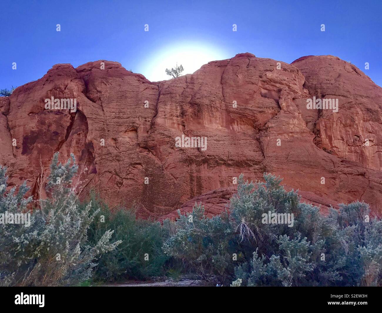 Backlit cliffs hi-res stock photography and images - Alamy