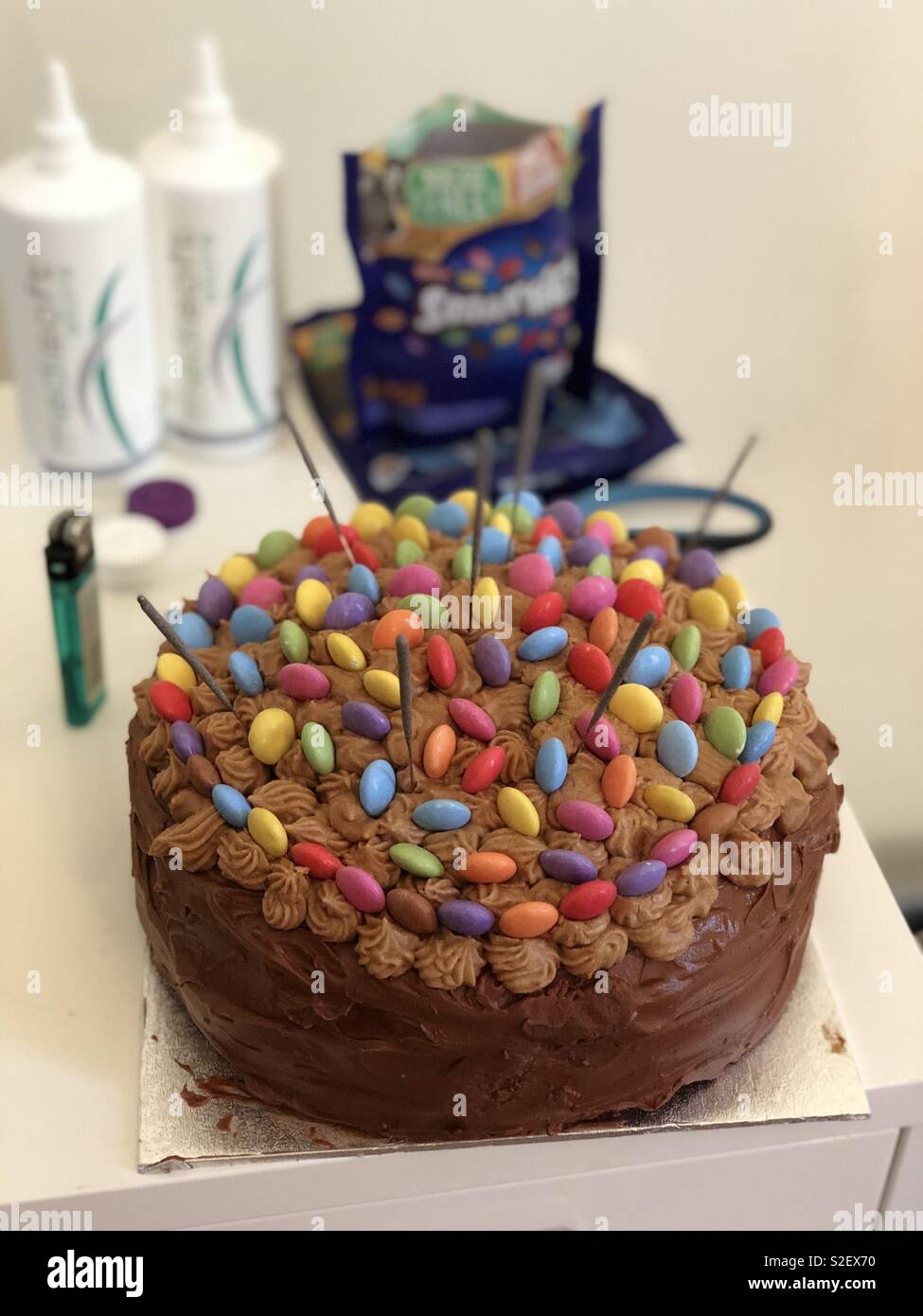 Smarties cake hi-res stock photography and images - Alamy