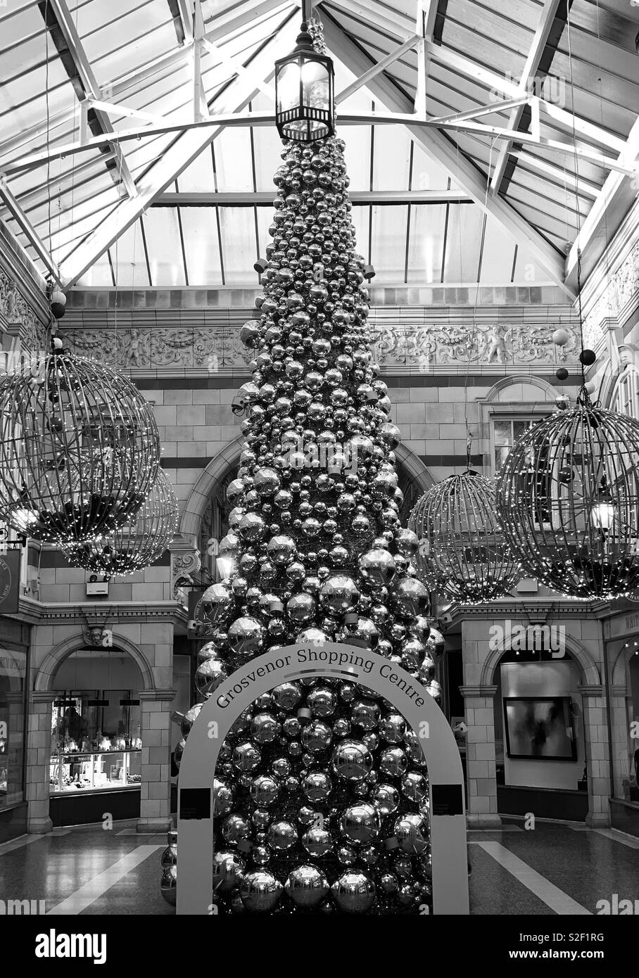 Grosvenor shopping centre Black and White Stock Photos & Images Alamy