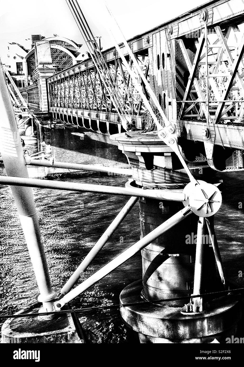Detail of the structures of Hungerford railway and pedestrian bridges