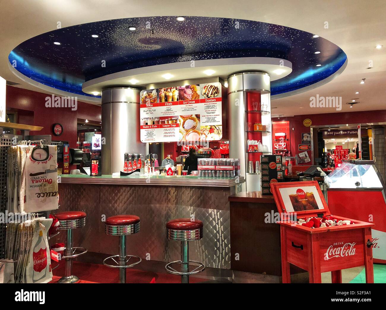 Vintage Soda Shop Selling Coca Cola Products Stock Photo Alamy