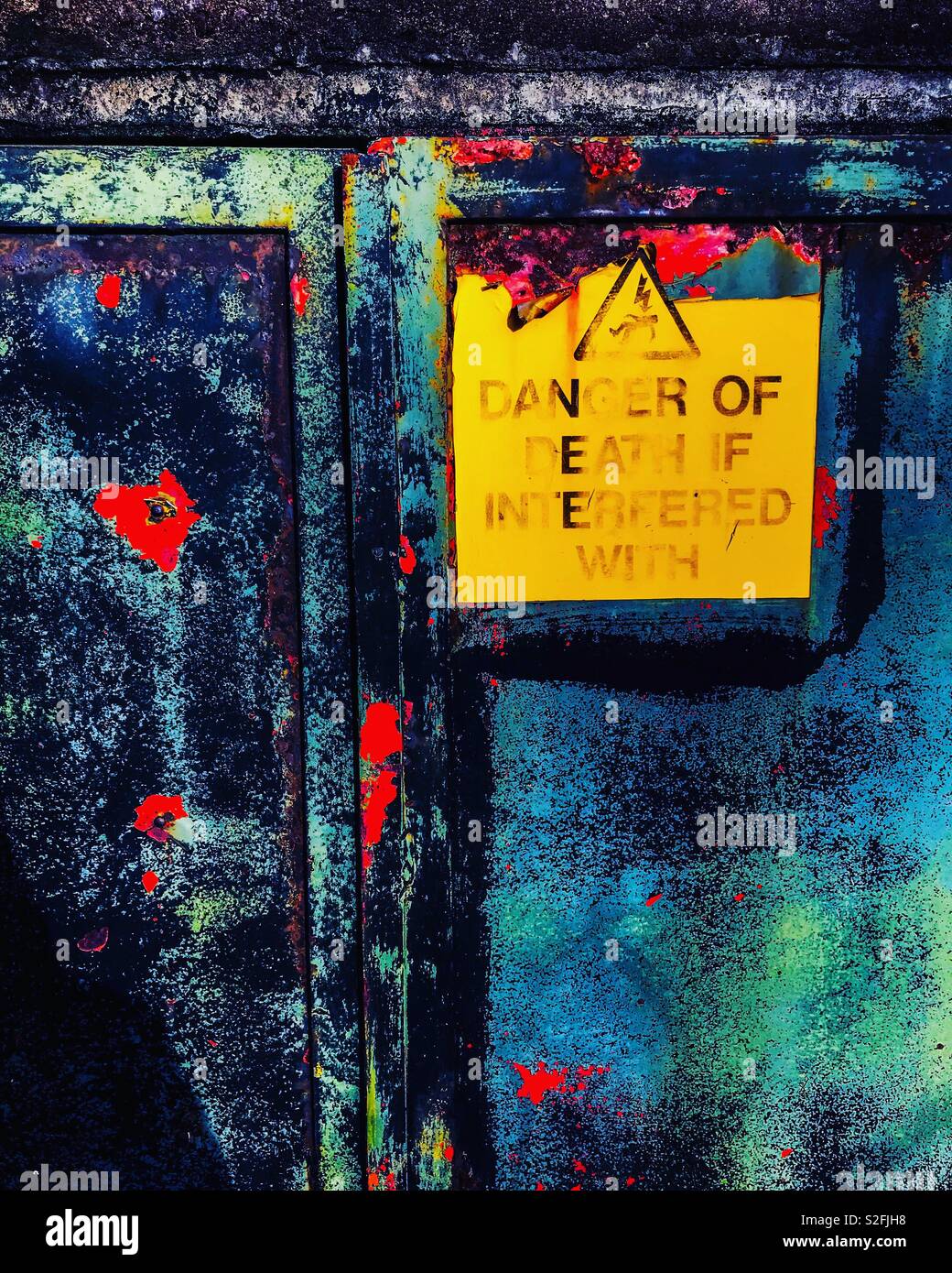 Death Color Sign Weathered sign danger hi-res stock photography and images - Alamy