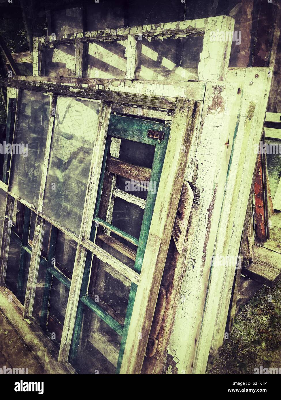 Window Outdated Frames Vintage window frames hi-res stock photography and images - Alamy