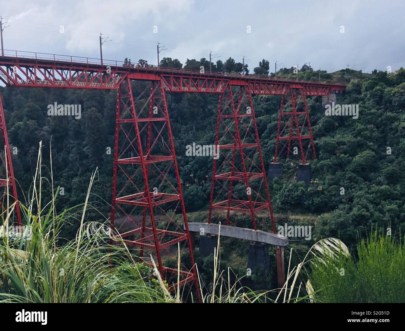 Steel trestle bridge hi-res stock photography and images - Alamy