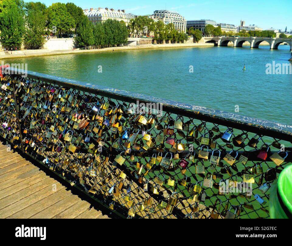 Padlocks on bridge from lovers in Paris Stock Photo Alamy