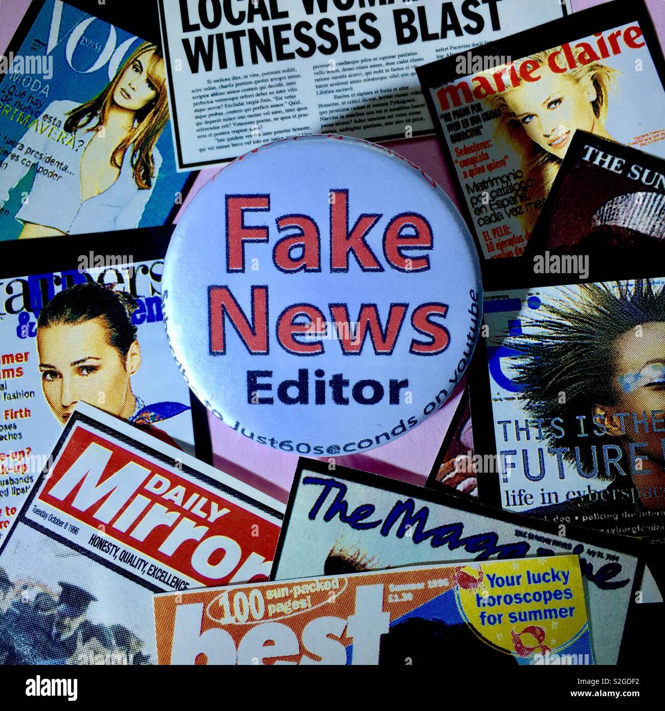 Fake News ‘Editor’s badge, surrounded by publications Stock Photo