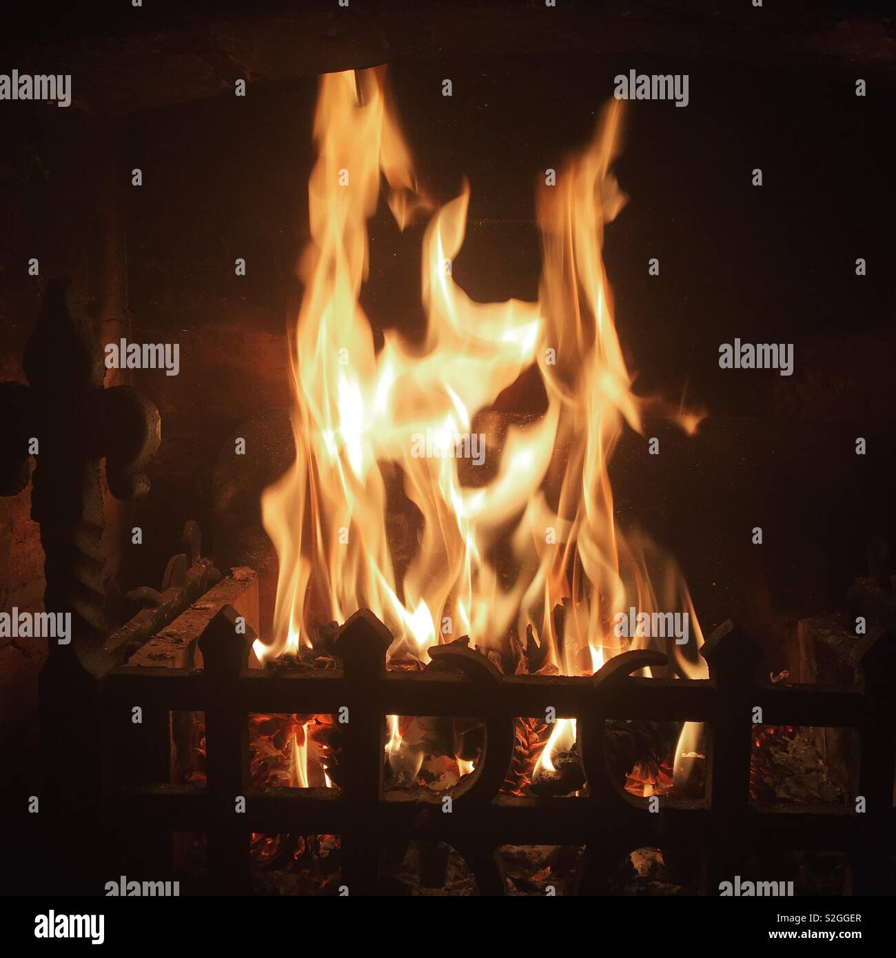 Fire grate hires stock photography and images Alamy