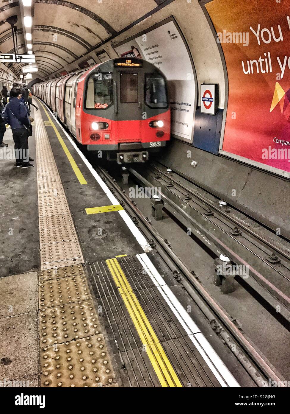 Tube train tfl hires stock photography and images Alamy