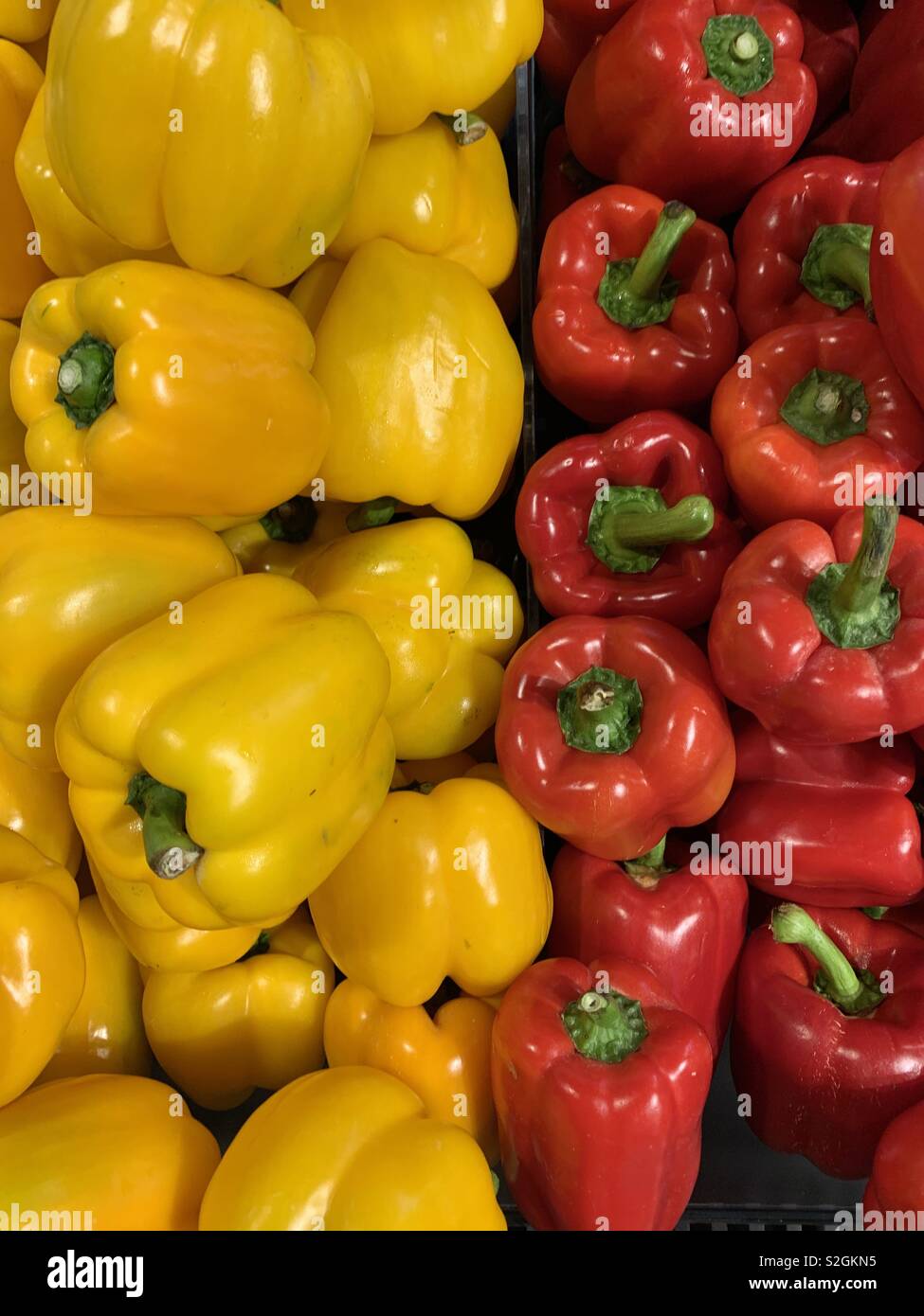 Bell peppers red hi-res stock photography and images - Alamy