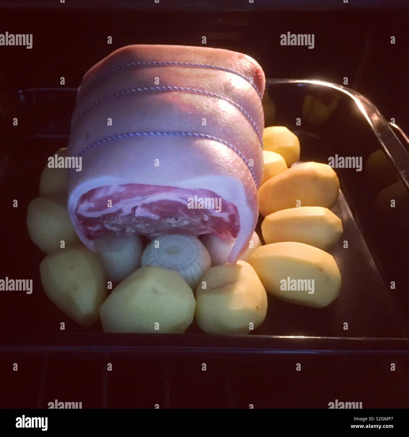 Shoulder roast hires stock photography and images Alamy