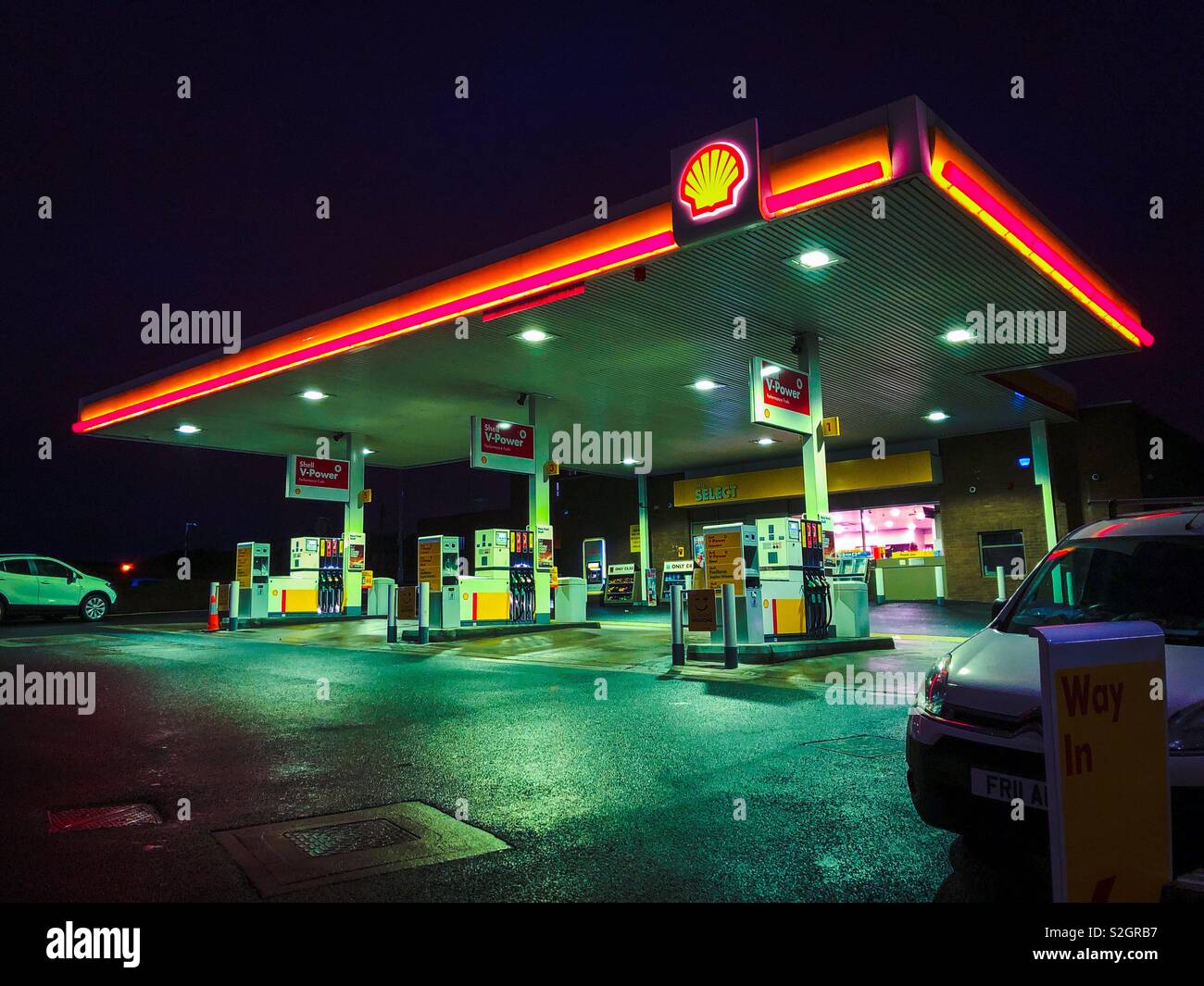 Shell petrol station. Glasgow. Scotland. UK. Stock Photo