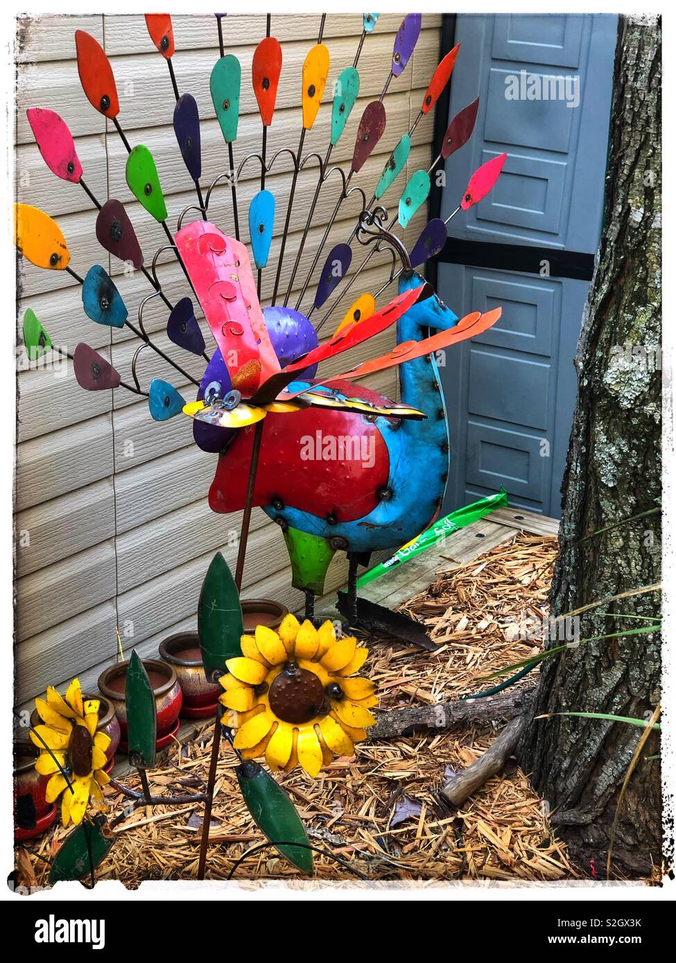 Metal yard art hires stock photography and images Alamy