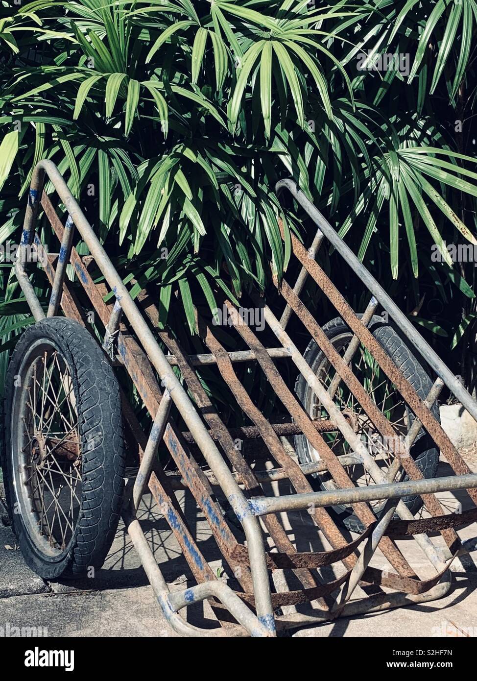 Garden trolley hires stock photography and images Alamy