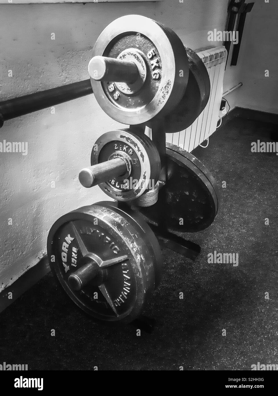 Lifting plates hi-res stock photography and images - Alamy