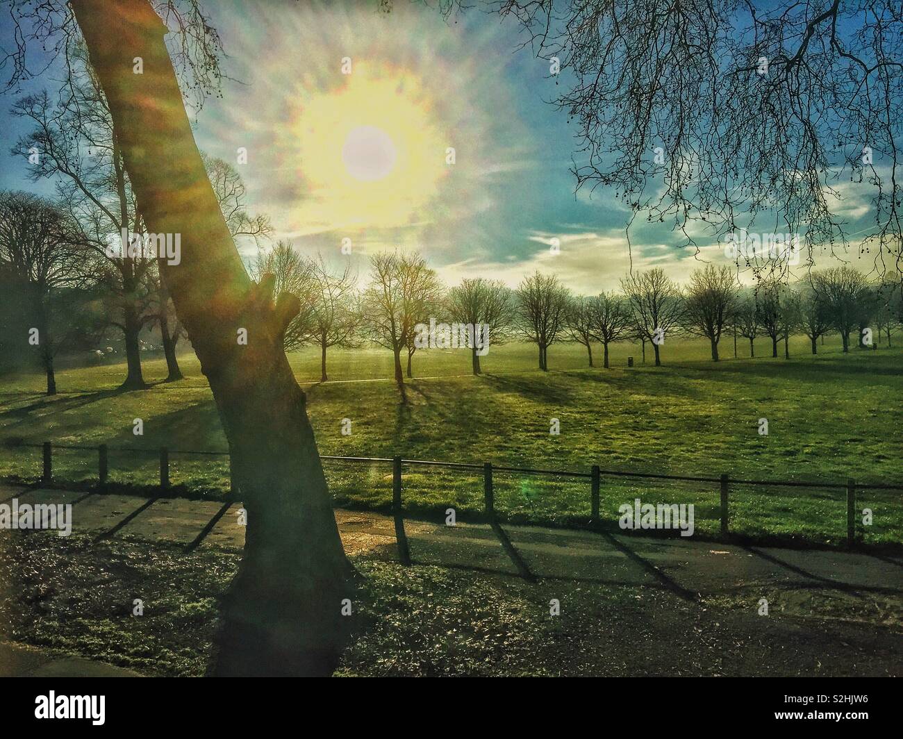 Sunshine sunrays hi-res stock photography and images - Alamy