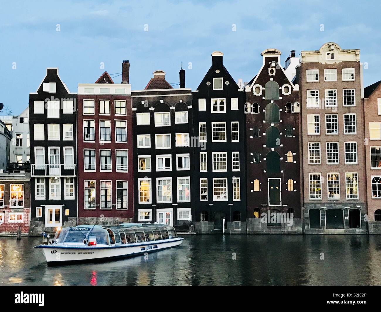 narrow-canal-houses-of-amsterdam-stock-photo-alamy